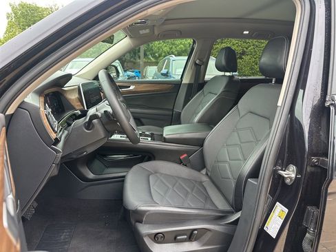 Used 2024 Volkswagen Atlas SE w/ Panoramic Sunroof Package FWD image 10