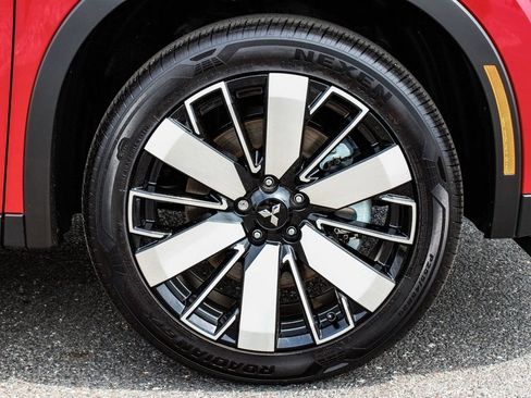Used 2025 Mitsubishi Outlander SE AWD/4WD image 7