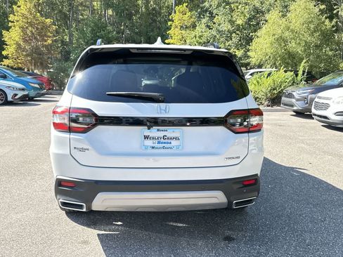 Used 2025 Honda Pilot Touring image 5