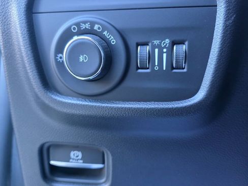 Used 2023 Jeep Grand Cherokee L Limited w/ Luxury Tech Group II AWD/4WD image 9