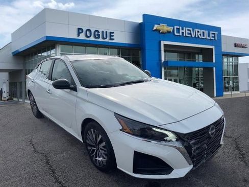 Used 2025 Nissan Altima 2.5 SV image 1