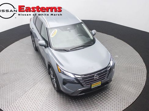 Used 2024 Nissan Rogue SL AWD/4WD image 3
