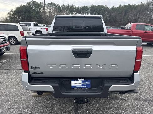 Used 2024 Toyota Tacoma TRD Sport image 6