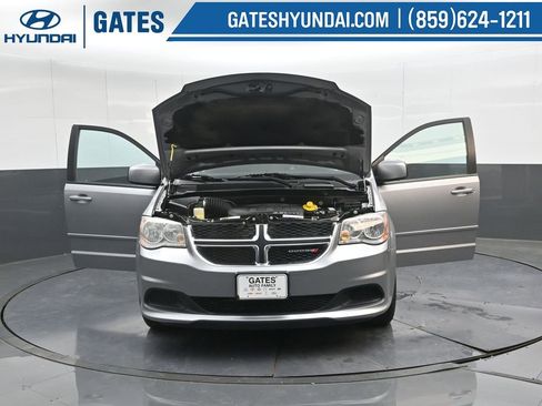 Used 2016 Dodge Grand Caravan SE image 55