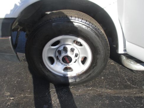 Used 2020 GMC Savana 3500 w/ Driver Convenience Package image 24