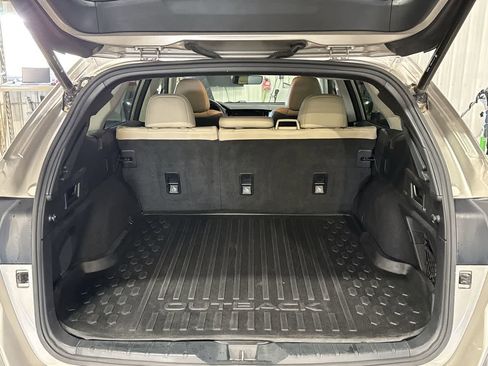 Used 2020 Subaru Outback Limited image 32