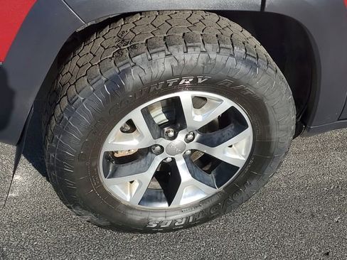 Used 2016 Jeep Cherokee Trailhawk w/ Cold Weather Group image 5