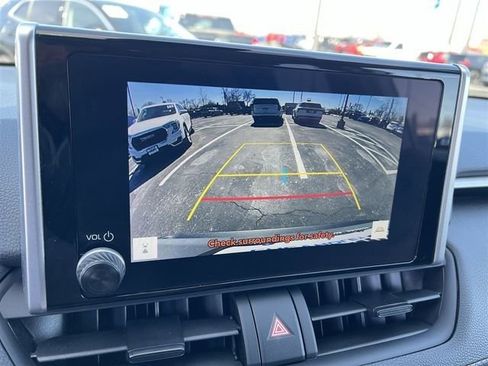 Used 2025 Toyota RAV4 LE image 28