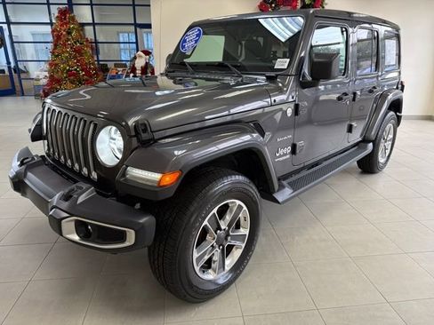 Used 2020 Jeep Wrangler Unlimited Sahara image 4