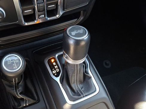 Used 2023 Jeep Wrangler Unlimited Sahara image 14