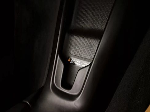 Used 2020 Chevrolet Corvette Stingray Preferred Cpe w/ 2LT Preferred Equipment Group RWD image 37