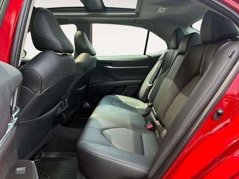Used 2022 Toyota Camry XSE FWD image 13