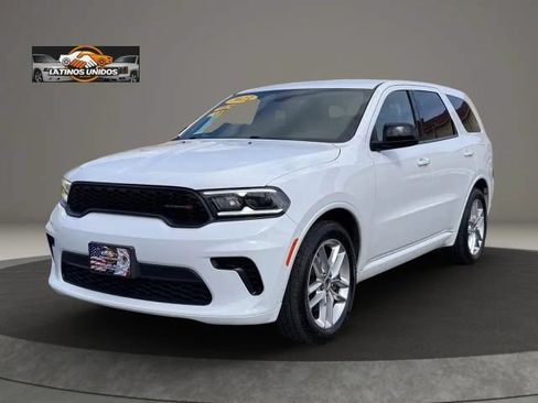 Used 2023 Dodge Durango GT RWD image 3