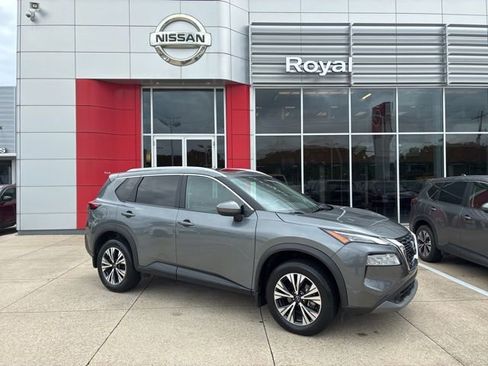 Used 2023 Nissan Rogue SV w/ SV Premium B Package FWD image 1