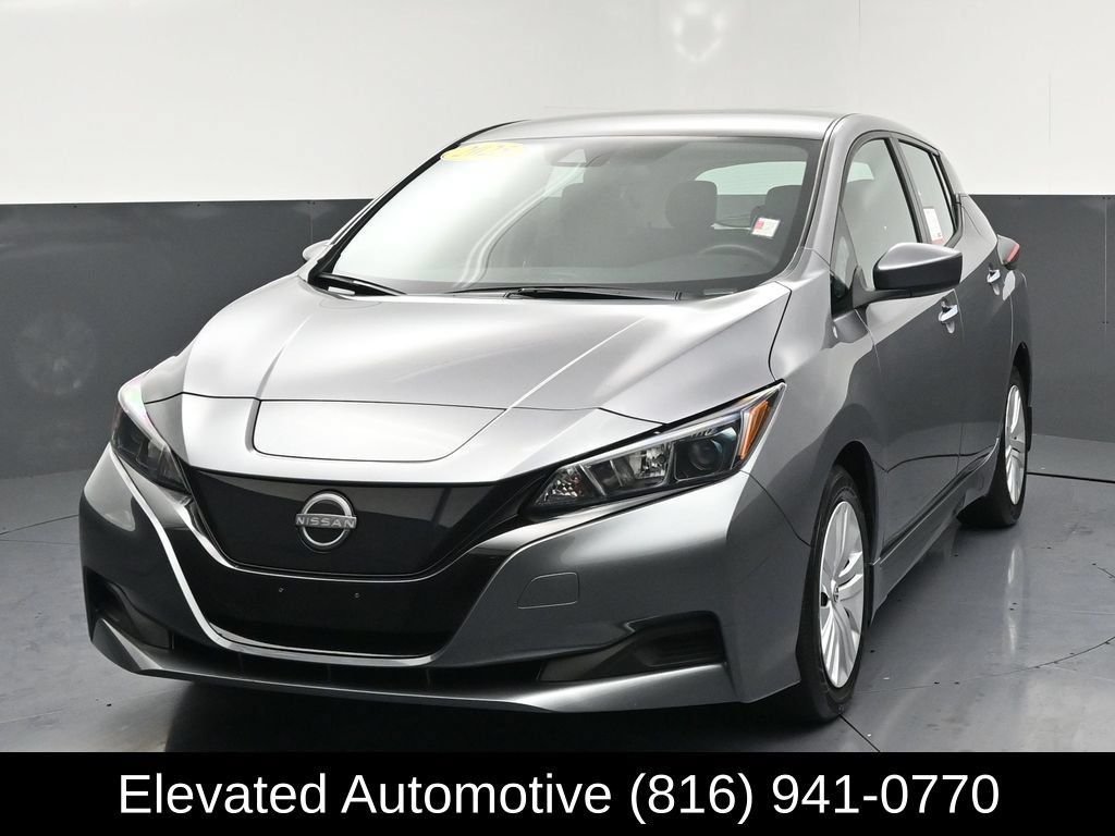 Used 2025 Nissan Leaf S FWD image 3