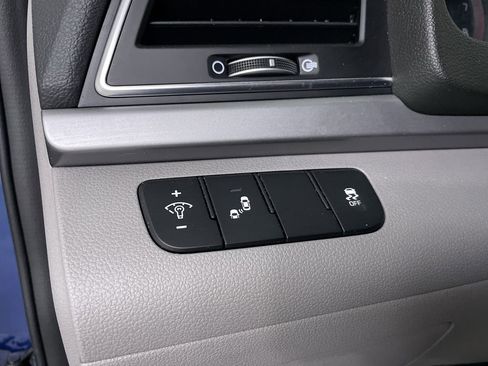 Used 2018 Hyundai Elantra SEL image 24