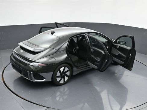 Used 2024 Hyundai Ioniq 6 SEL RWD image 45