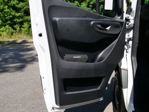 Used 2025 Mercedes-Benz Sprinter 2500 image 18