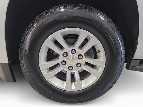 Used 2015 Chevrolet Suburban LT AWD/4WD image 28