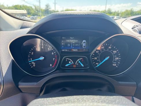 Used 2018 Ford Escape SE FWD image 6