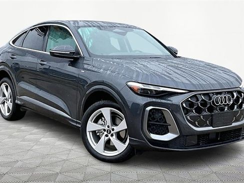 Used 2025 Audi Q5 Premium Plus w/ Premium Plus image 11