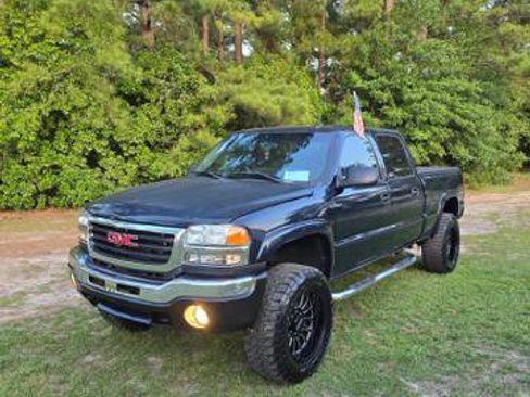 Used 2005 GMC Sierra 2500 SLT RWD image 8