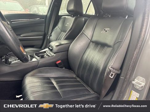 Used 2017 Chrysler 300 S image 20