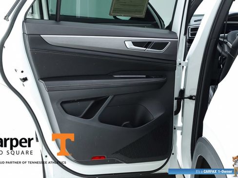 Used 2024 Volkswagen Atlas Cross Sport SE FWD image 53