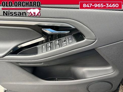 Used 2023 Land Rover Range Rover Evoque S image 9