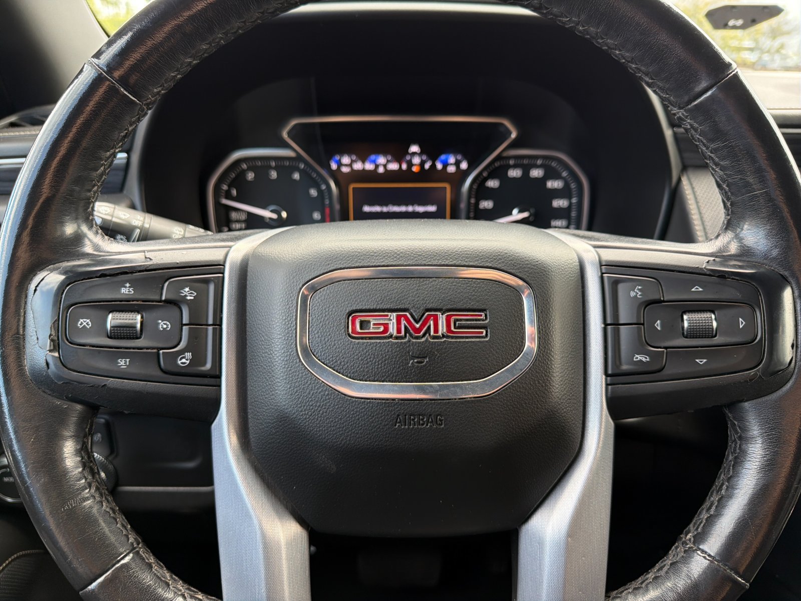 Used 2021 GMC Yukon SLT w/ SLT Luxury Package RWD image 24