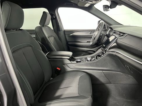 Certified 2025 Jeep Grand Cherokee L Laredo w/ Luxury Tech Group I image 33