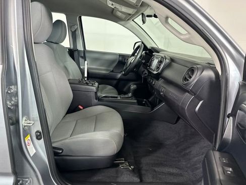 Used 2017 Toyota Tacoma 2WD Double Cab image 28