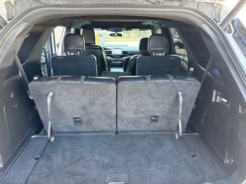 Used 2020 Ford Explorer XLT w/ Equipment Group 202A AWD/4WD image 37