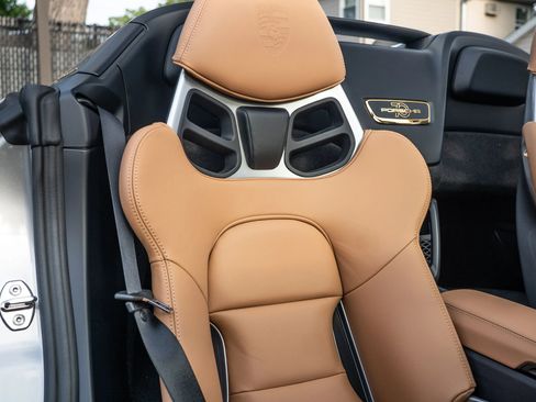 Used 2019 Porsche 911 Speedster RWD image 54