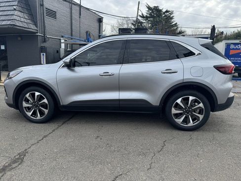 Used 2023 Ford Escape Platinum image 7