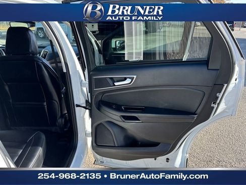 Used 2020 Ford Edge SEL w/ Convenience Package image 17