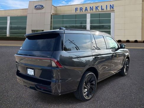 New 2025 Lincoln Navigator Reserve w/ Jet Appearance Package AWD/4WD image 7
