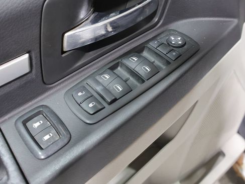 Used 2009 Dodge Grand Caravan SE w/ Climate Group FWD image 14