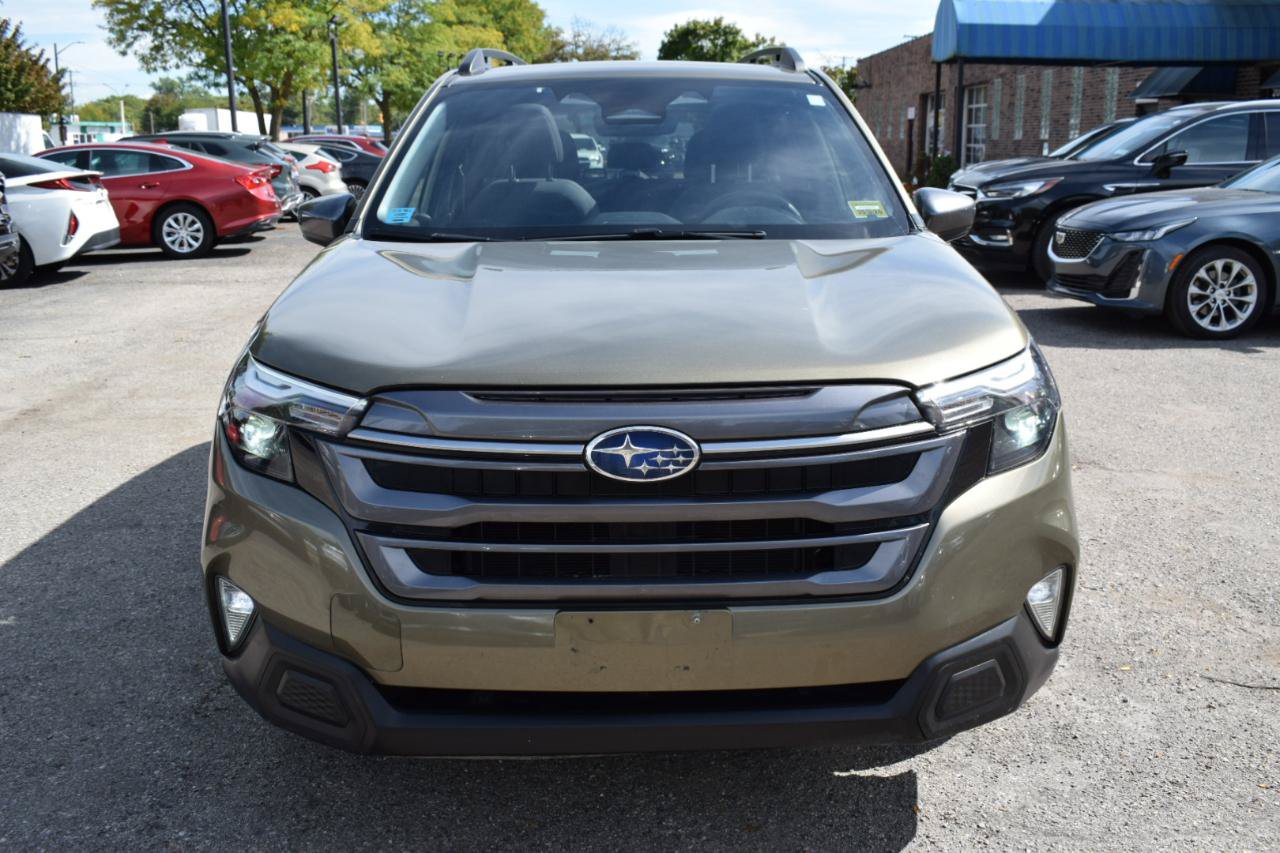 Used 2025 Subaru Forester Premium AWD/4WD image 5