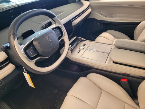 New 2026 Lincoln Navigator L Reserve image 11