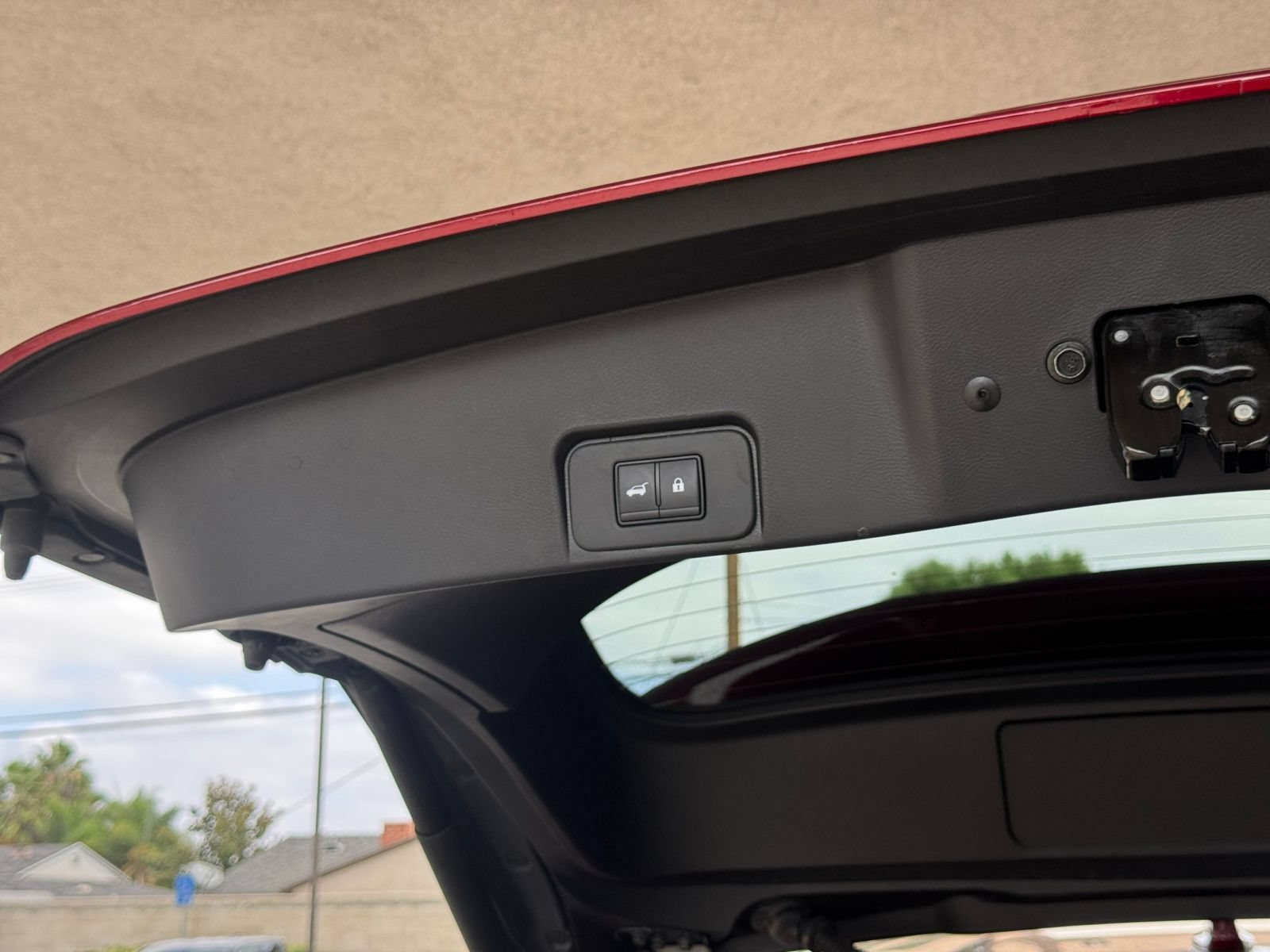 Used 2025 Nissan Rogue SV AWD/4WD image 22