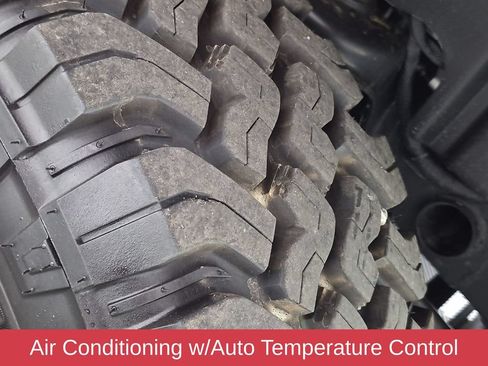 Used 2025 Jeep Wrangler Unlimited Sport AWD/4WD image 13