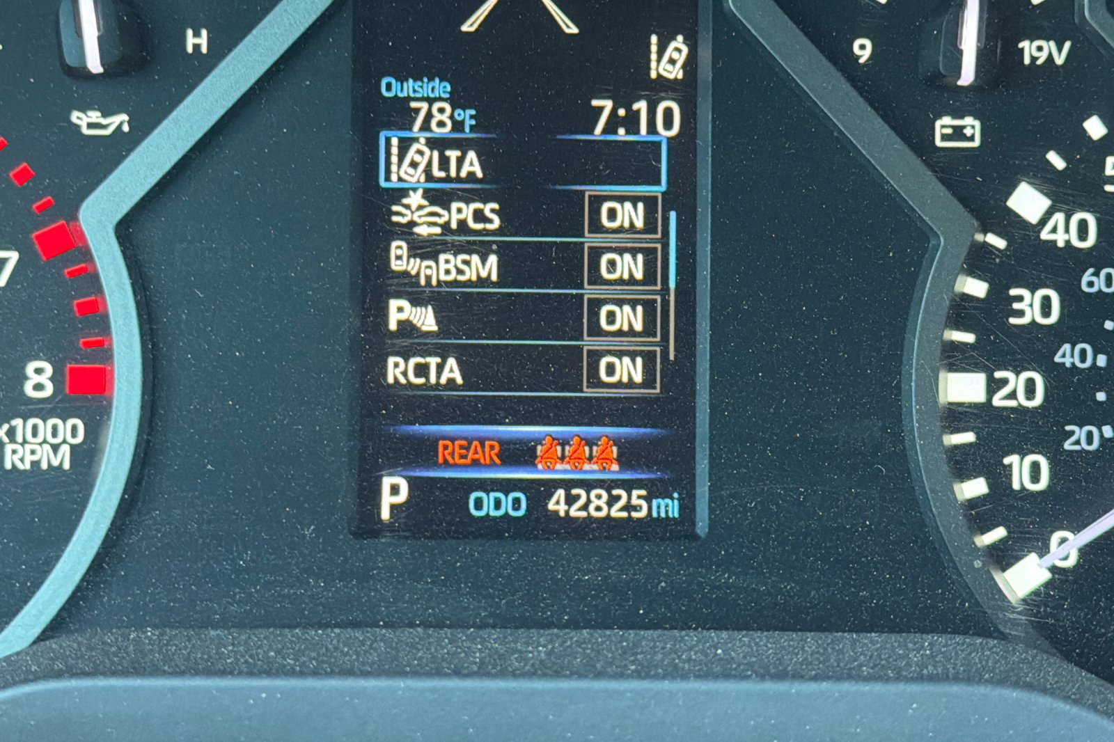 Used 2023 Toyota Tundra SR5 w/ SR5 Premium Package AWD/4WD image 32