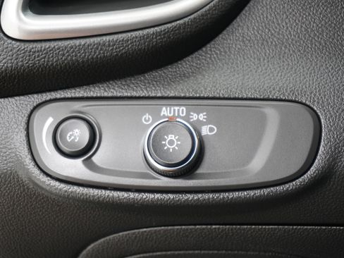 Used 2022 Chevrolet Trax LS w/ Tint and Cruise Package FWD image 19