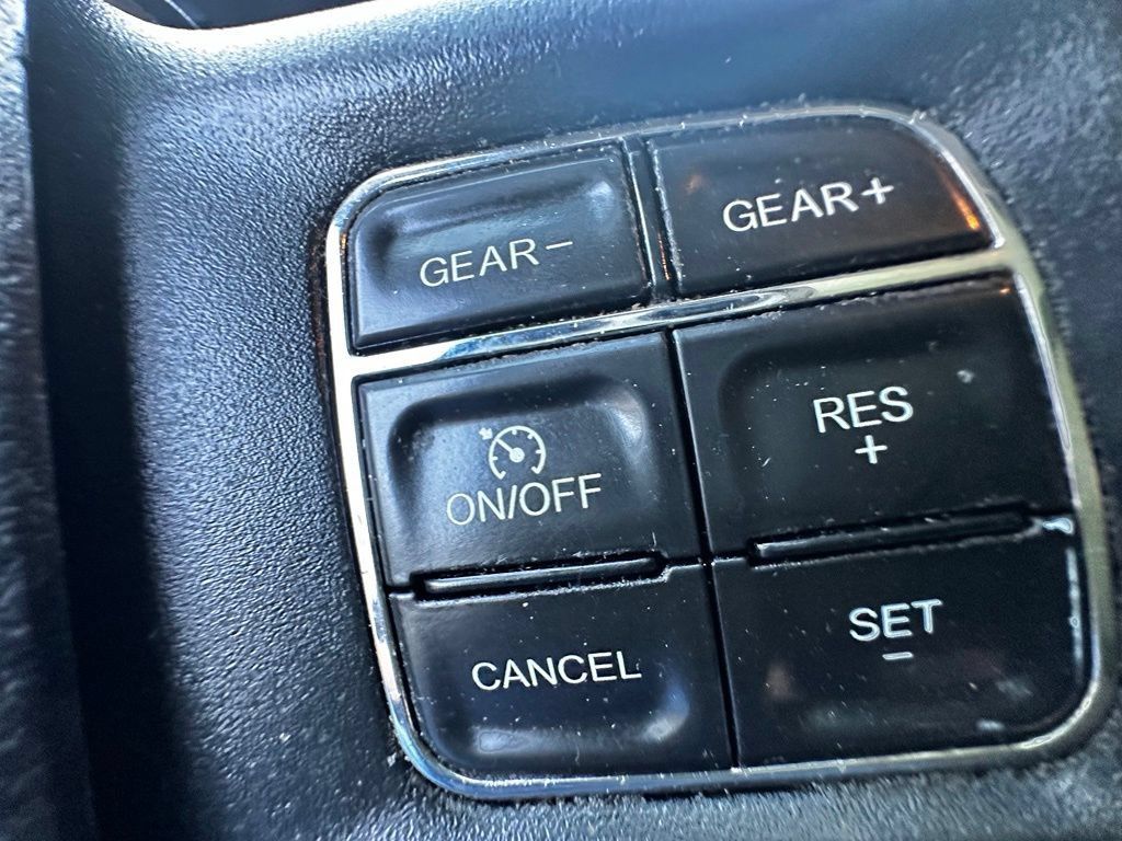 Used 2019 RAM 1500 Classic SLT AWD/4WD image 23