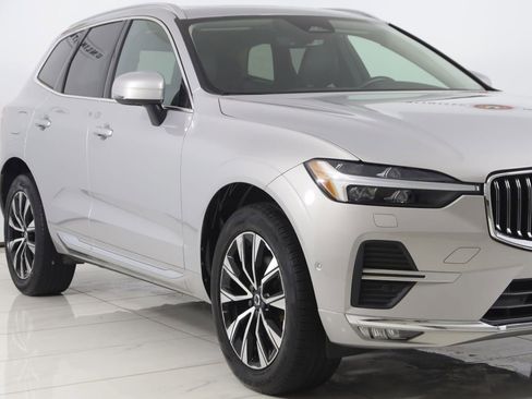 Used 2023 Volvo XC60 B5 Plus image 39