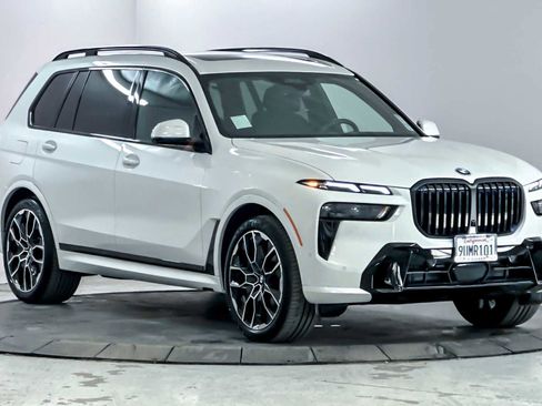 Used 2026 BMW X7 xDrive40i w/ Executive Package image 9