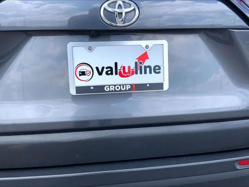 Used 2021 Toyota RAV4 XLE FWD image 10