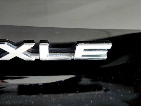 Certified 2021 Toyota Highlander XLE image 18