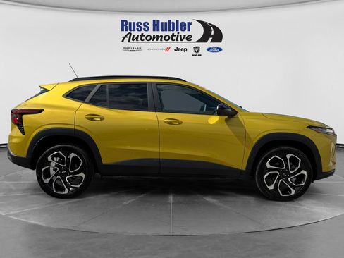 Used 2024 Chevrolet Trax RS w/ Driver Confidence Package FWD image 8